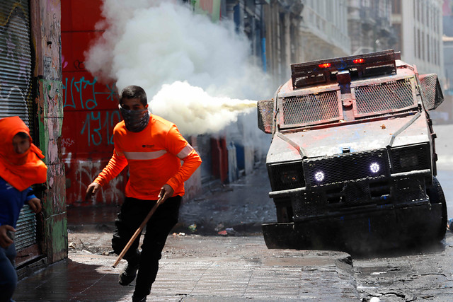 INDH dice que hay uso excesivo de gases lacrimógenos en protestas de portuarios