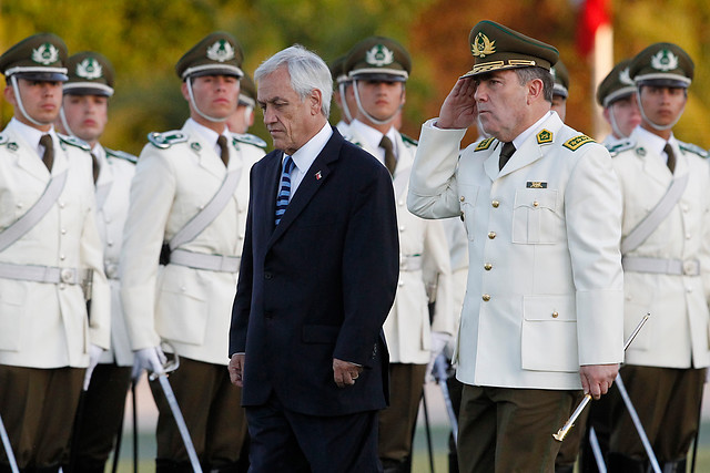 Piñera anuncia reforma por renuncia directa de cdtes. en jefe y general director