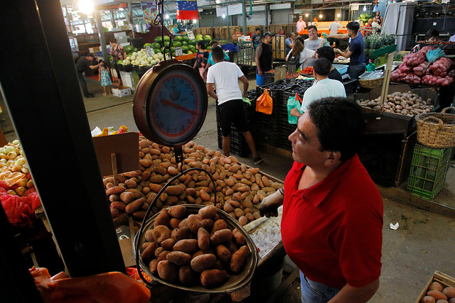 Caídas en los precios de papas y tomates llevaron el IPC de diciembre a -0,1%