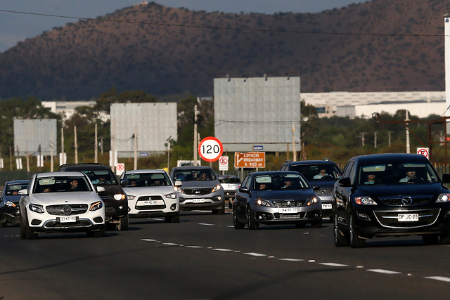 Más de 290 mil vehículos volverán a la capital en último fin de semana estival