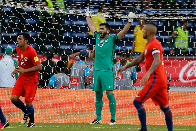 Johnny Herrera: “El mejor jugador de la historia de Chile es Alexis o Vidal”