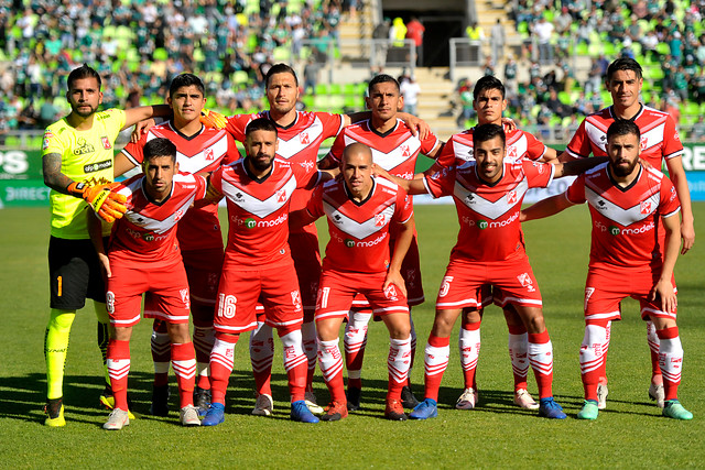 Deportes Valdivia le ganó a Barnechea y es líder de la Primera B