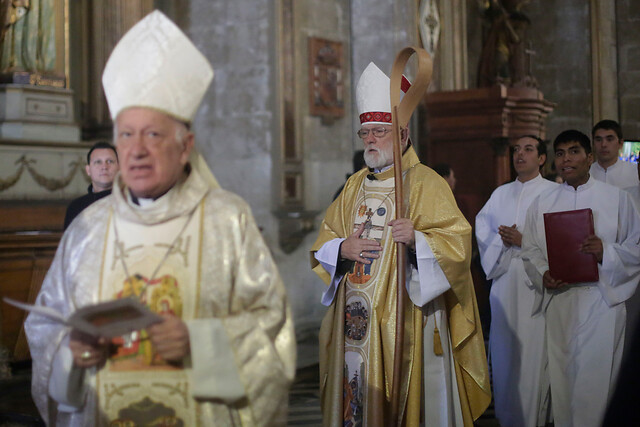 Ezzati reapareció en la Catedral de Santiago tras su renuncia al arzobispado