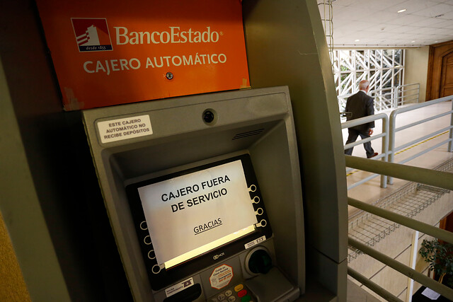 Cajero del Congreso queda “fuera de servicio” tras denuncias de clonación