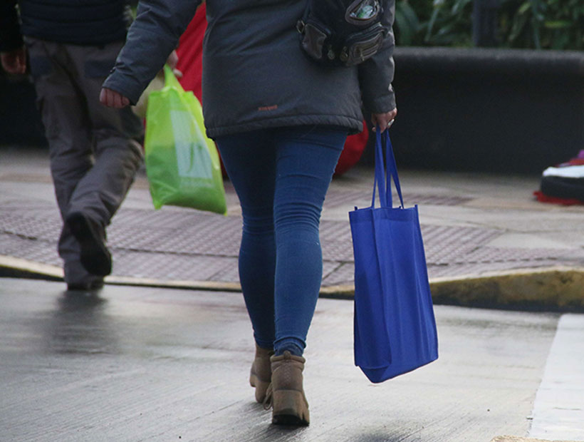 Buscan que comercios entregue bolsa biodegradable grátis