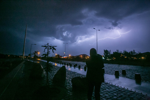 Meteorología advierte por tormentas eléctricas que se sumarán a lluvias y viento