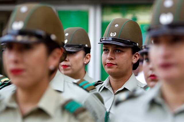 Detienen a hombre que agredió a carabinera con tocaciones y golpes en la cara