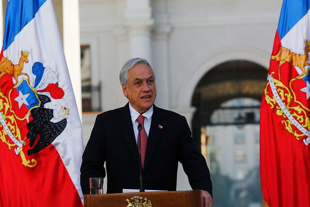 Piñera recibió a seis nuevos representantes diplomáticos en La Moneda