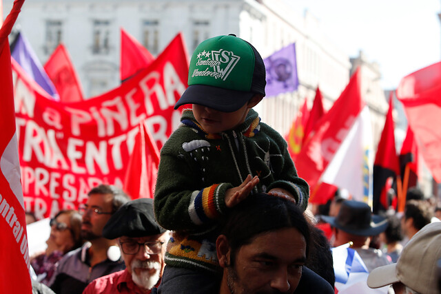 Más de 4 mil personas se manifestaron en el Día del Trabajador en Valparaíso