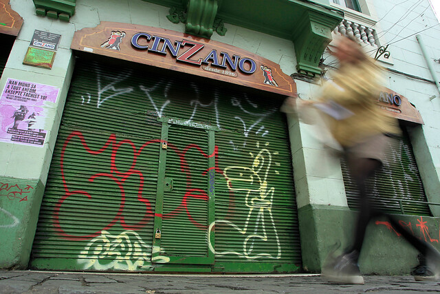 Por patente vencida cierran por 30 días tradicional bar “Cinzano” de Valparaíso