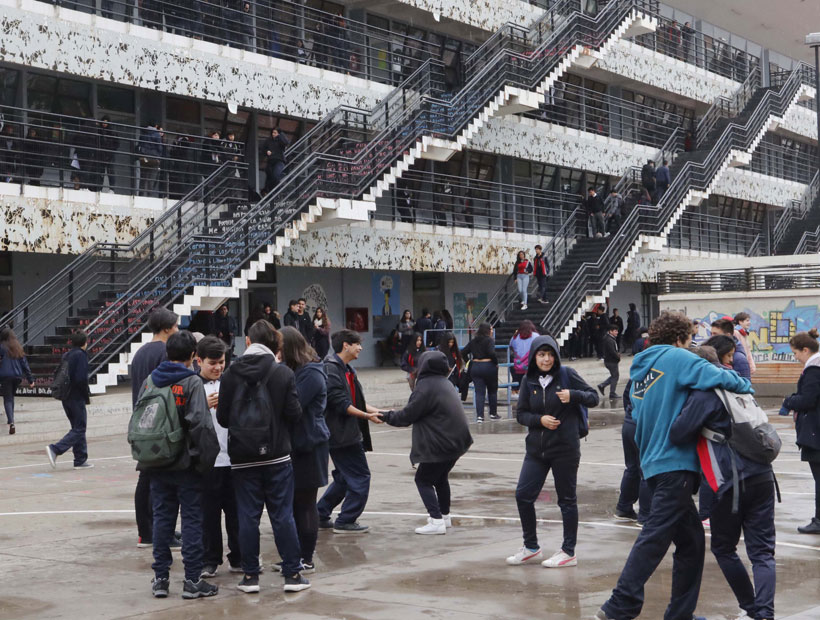 Profesores de Valparaíso anuncian paro indefinido desde este lunes