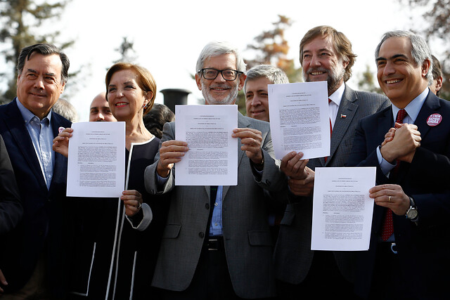 Transportes, MOP y EFE firman convenio por tren Santiago-Valparaíso-San Antonio