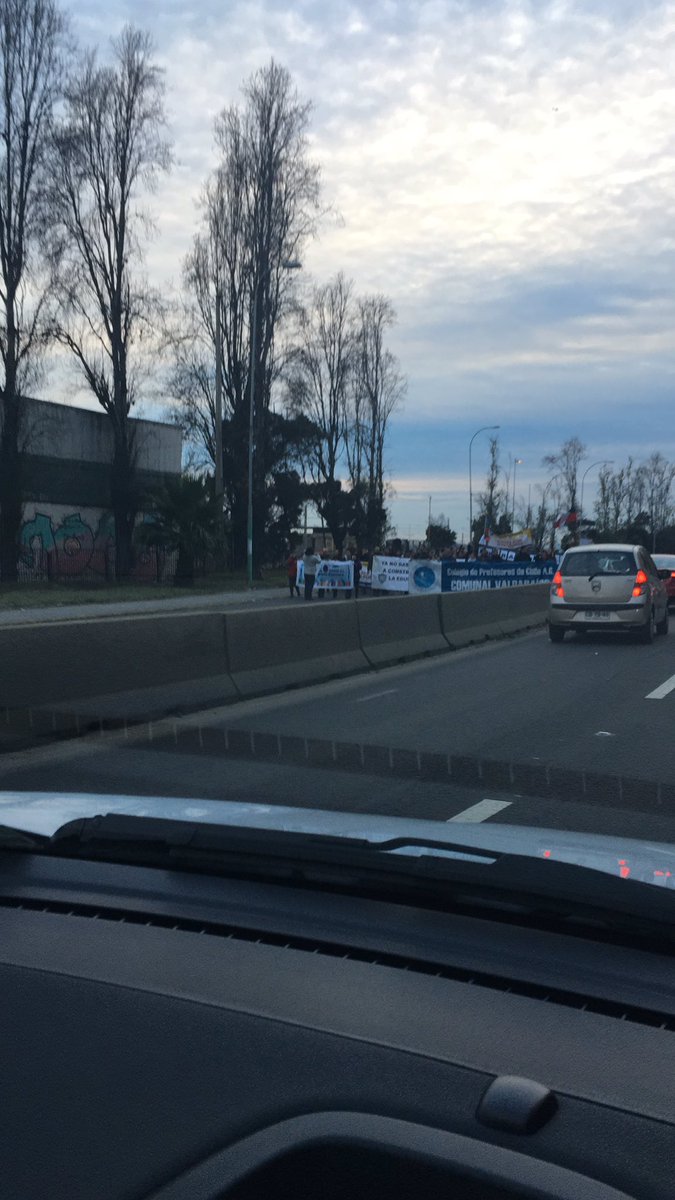 Marchan por la avenida España y se genera congestión vehicular