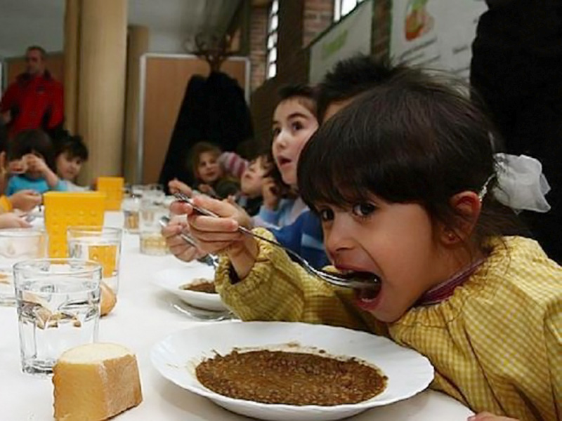 Se acercan las vacaciones de invierno: ¿cómo mantener una rutina de alimentación saludable para los niños?