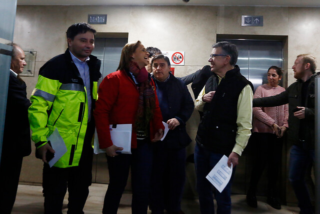 “Toque de queda” para menores: 85% aprobó la medida en consulta on line