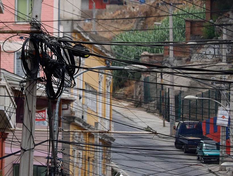 Cámara de Diputados: Proyecto que busca el retiro de cables en desuso fue despachado