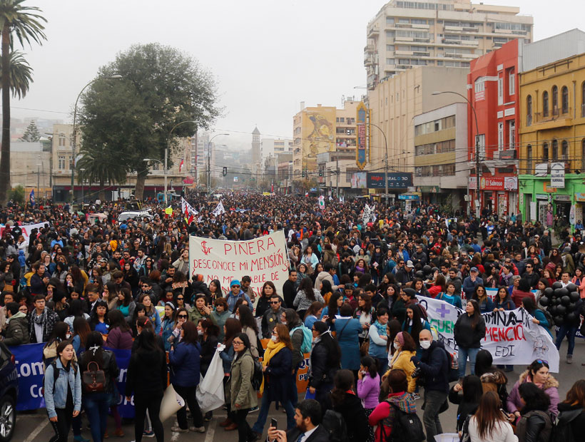 Valparaíso: Profesores deciden futuro del paro