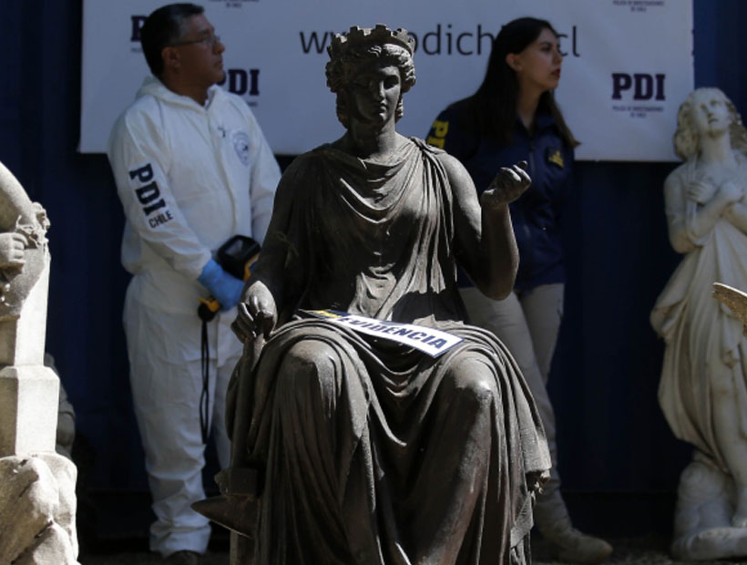 Valparaíso: Estatua “Le República” vuelve a la plaza Rubén Darío