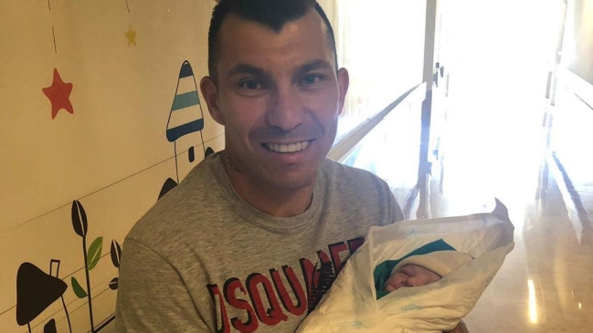 Medel anuncia el nacimiento de su nuevo hijo