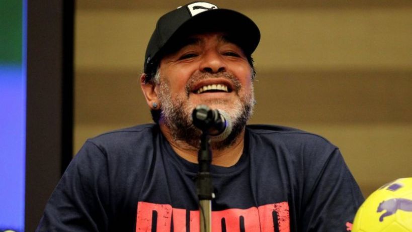 Gimnasia y Esgrima: Maradona vuelve a Argentina como DT