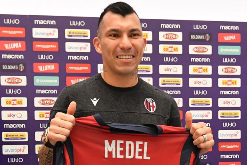 Bologna: Medel fue oficialmente presentado como jugador del club