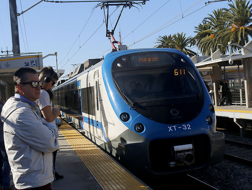 Valparaíso: desconocidos rayaron Metro