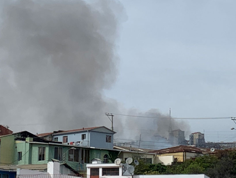 Viña del Mar: Incendio afecta hogar de niñas en Recreo