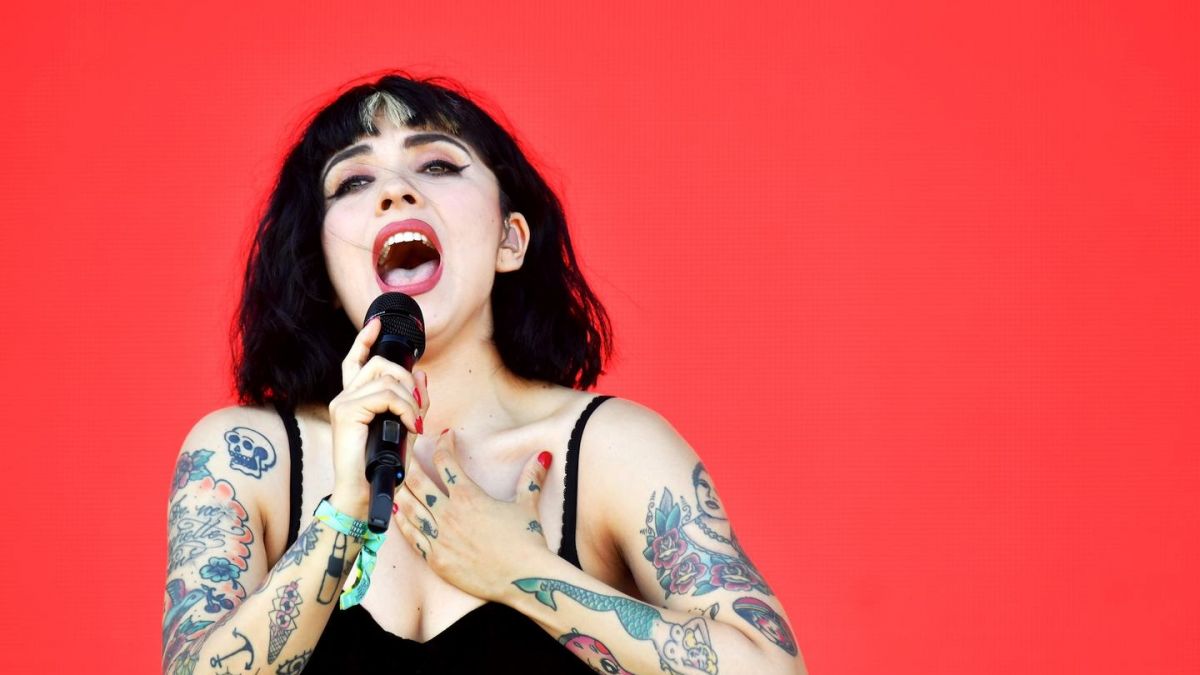 Concejales tienen miedo de que Mon Laferte incite odio y violencia en el Festival de Viña