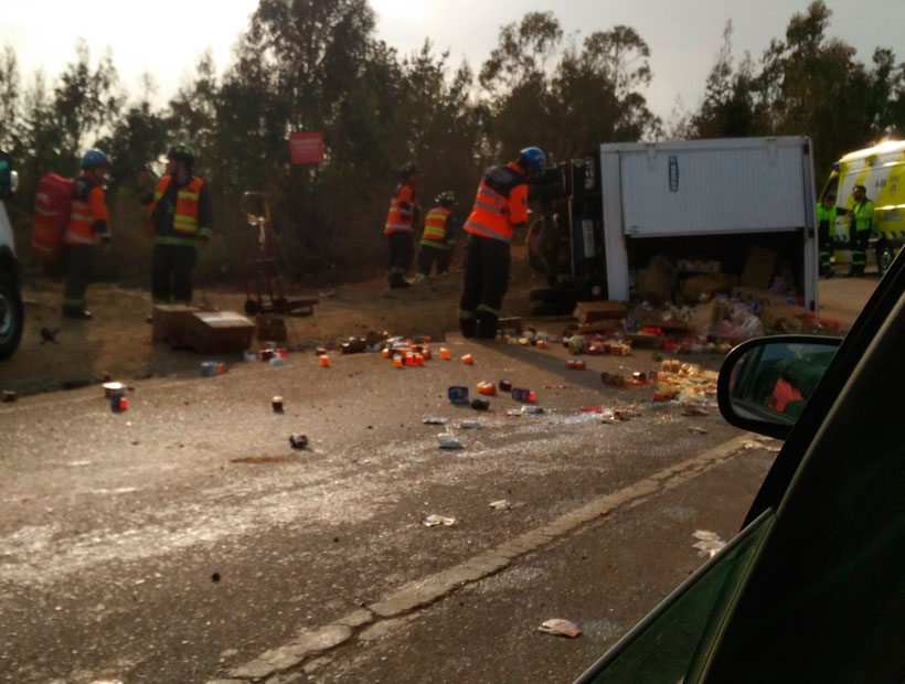 Viña del Mar: Accidente vehicular deja a dos lesionados