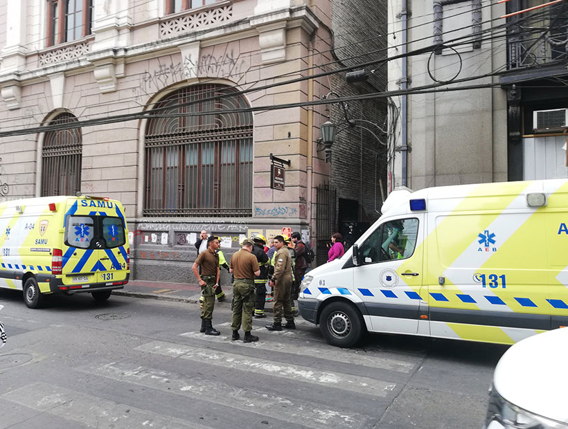 Valparaíso: Ascensor de Concepción se desplomó con cinco personas en el interior