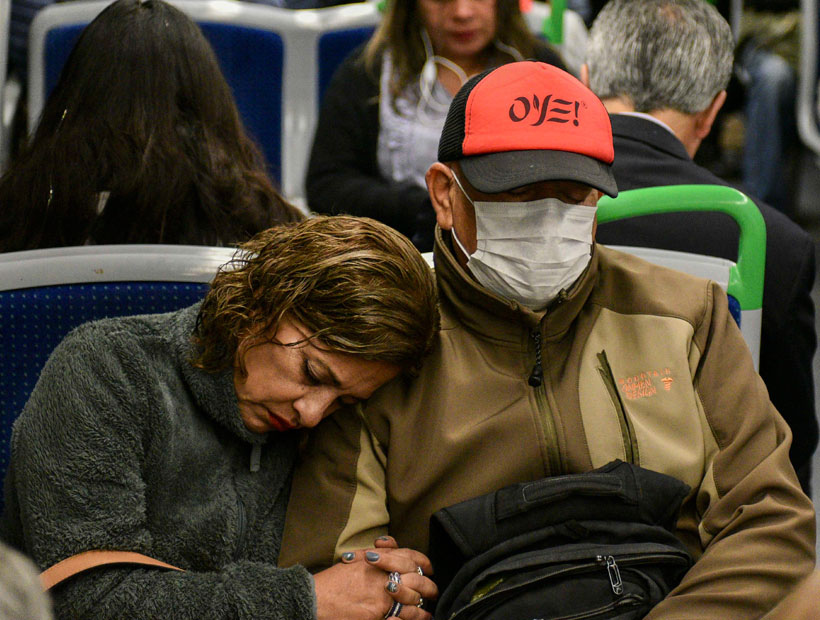 Pasajeros del Metro de Valparaíso comenzaron a utilizar mascarillas