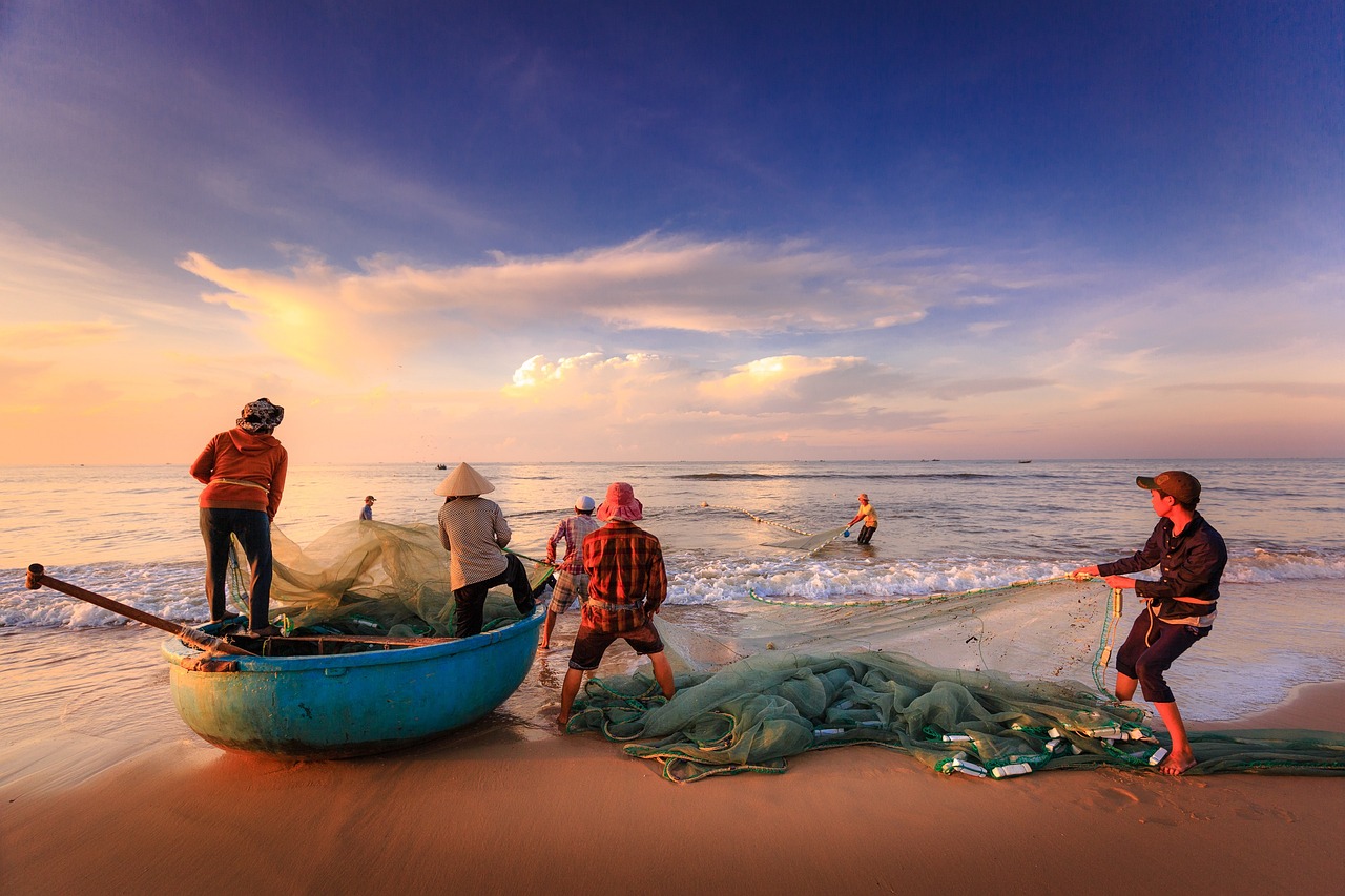 Pescadores y Aguas Pacífico firman acuerdo tras meses de conflicto por planta desaladora en Quintero