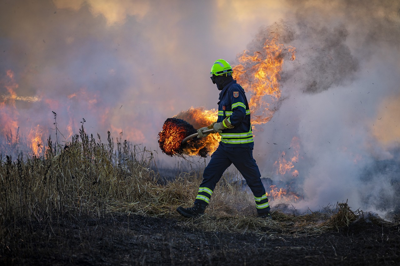 Presidente Boric recibirá en Concón un avión súper tanker para combatir incendios forestales